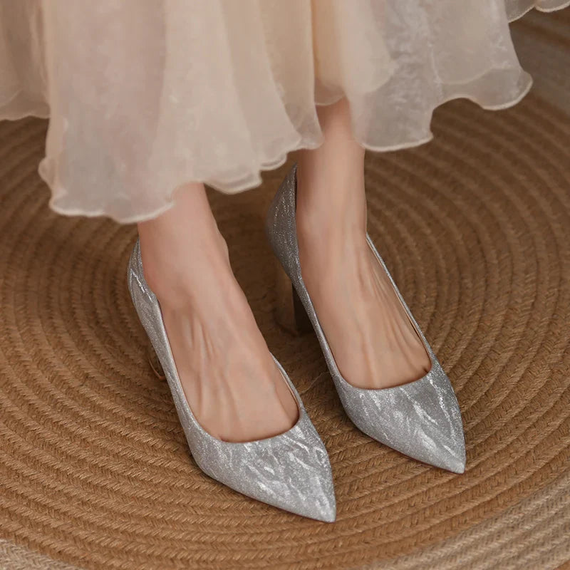 wysokie damskie czółenka na obcasie