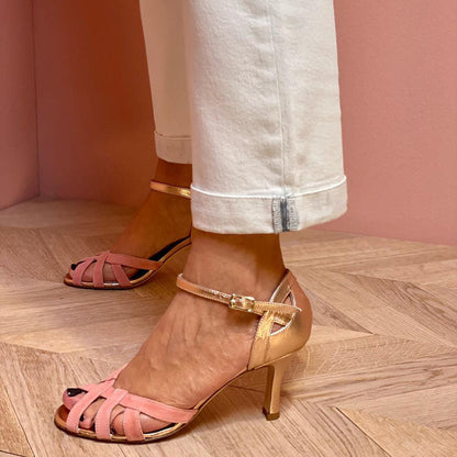 Talysa™ | Sandalias de tacón fino con paso atrevido