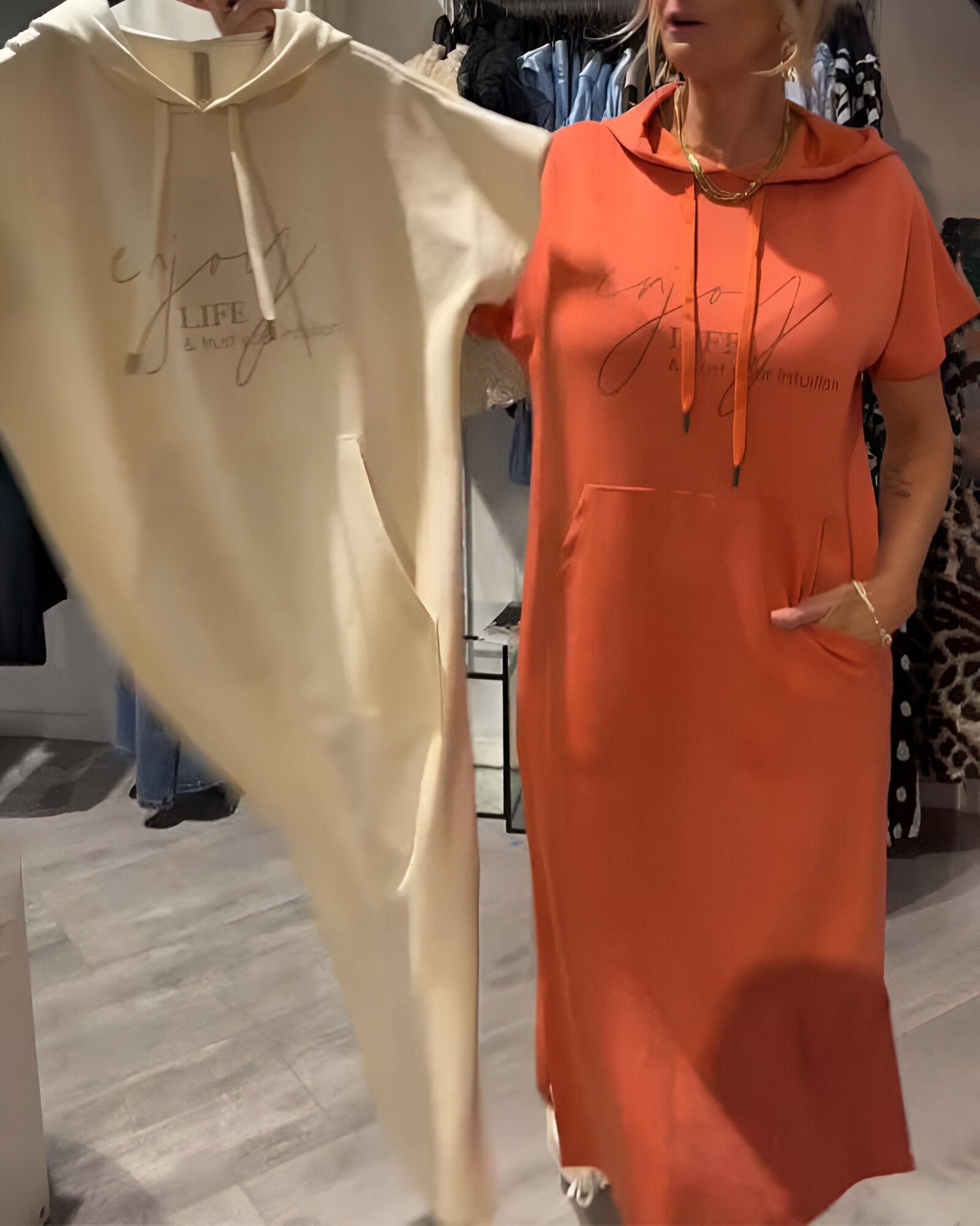 Ilona | Vestido casual con capucha